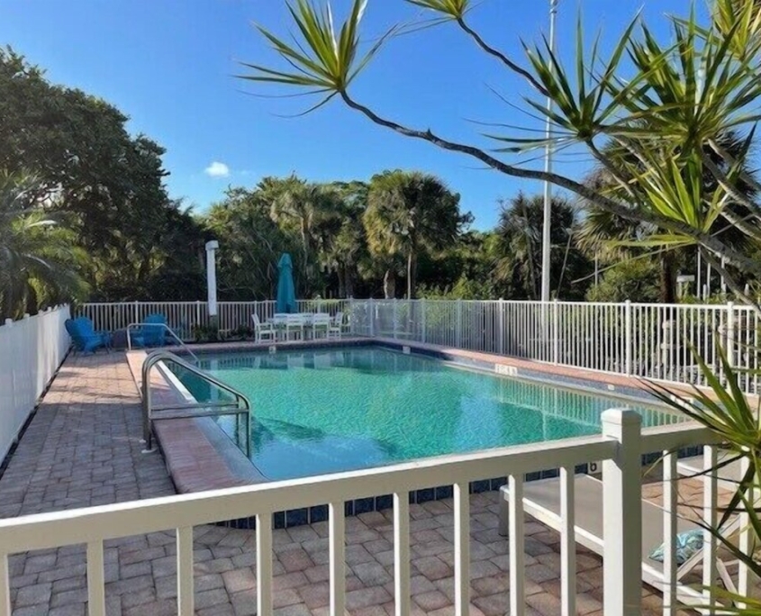 Sunset By-The-Sea 3 Bedroom 3 Bathroom Sanibel Captiva Island Home Rental - Pool